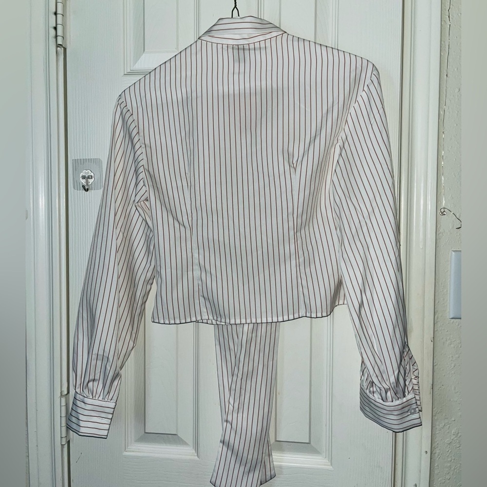 SHEIN cropped Striped White and brown Blouse with Tie Neck - Picture 4 of 6